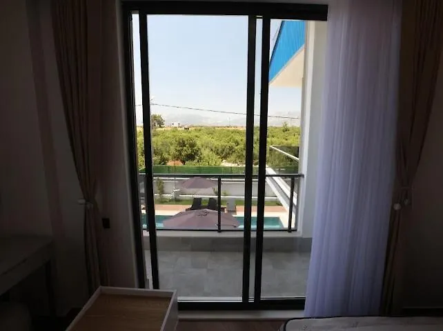 Luxury Villa In Doesemealti 安塔利亚