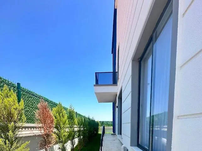Luxury Villa In Doesemealti 安塔利亚