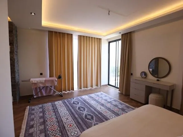 Luxury Villa In Doesemealti 安塔利亚