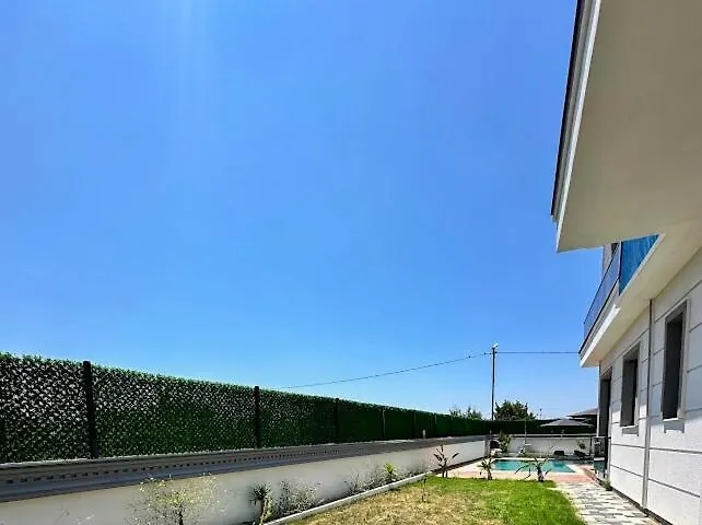 Luxury Villa In Doesemealti 安塔利亚
