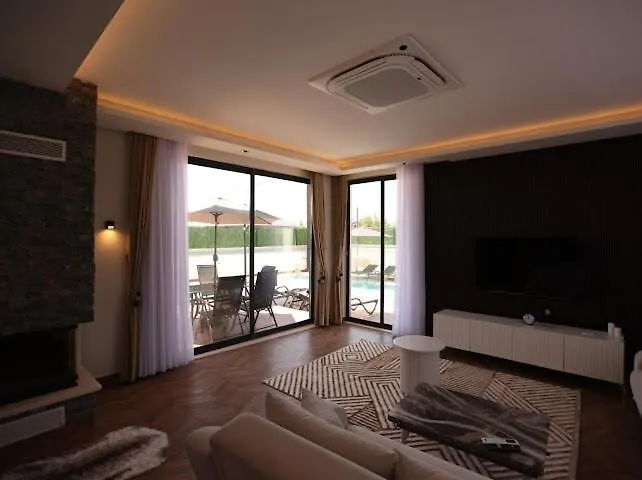 Luxury Villa In Doesemealti 安塔利亚 0*,  土耳其