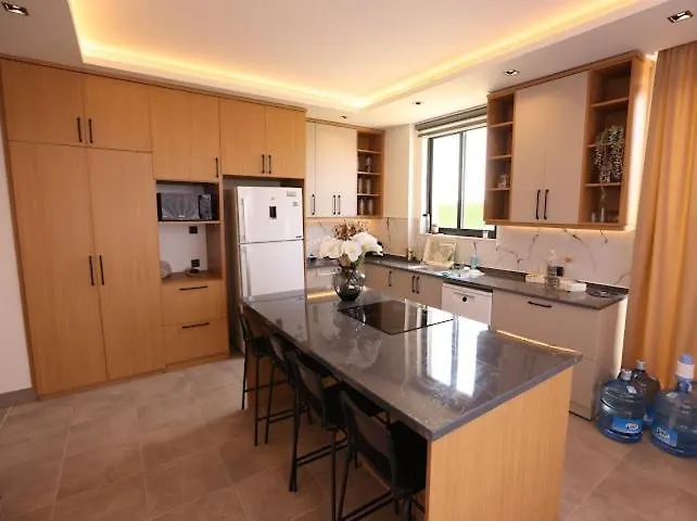 Luxury Villa In Doesemealti 安塔利亚