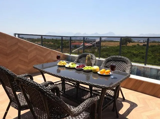 Luxury Villa In Doesemealti 安塔利亚